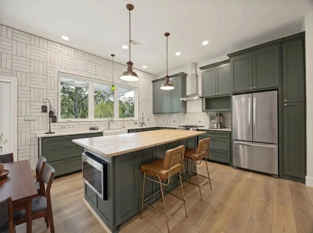 2530 Flora Lane, Denison