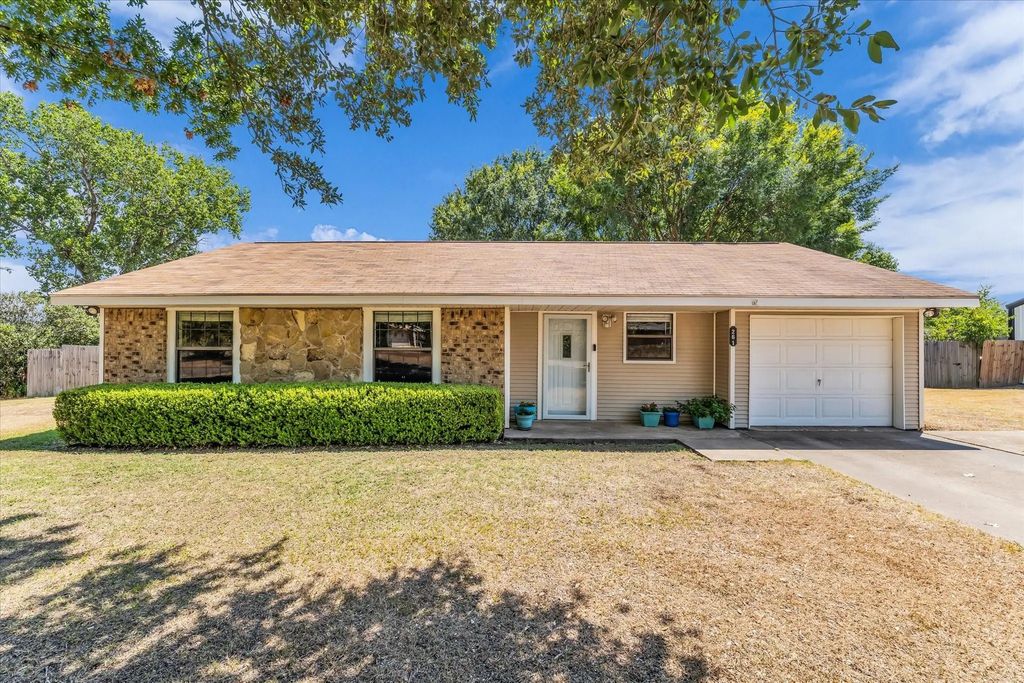 261 Oakview Circle, Waco