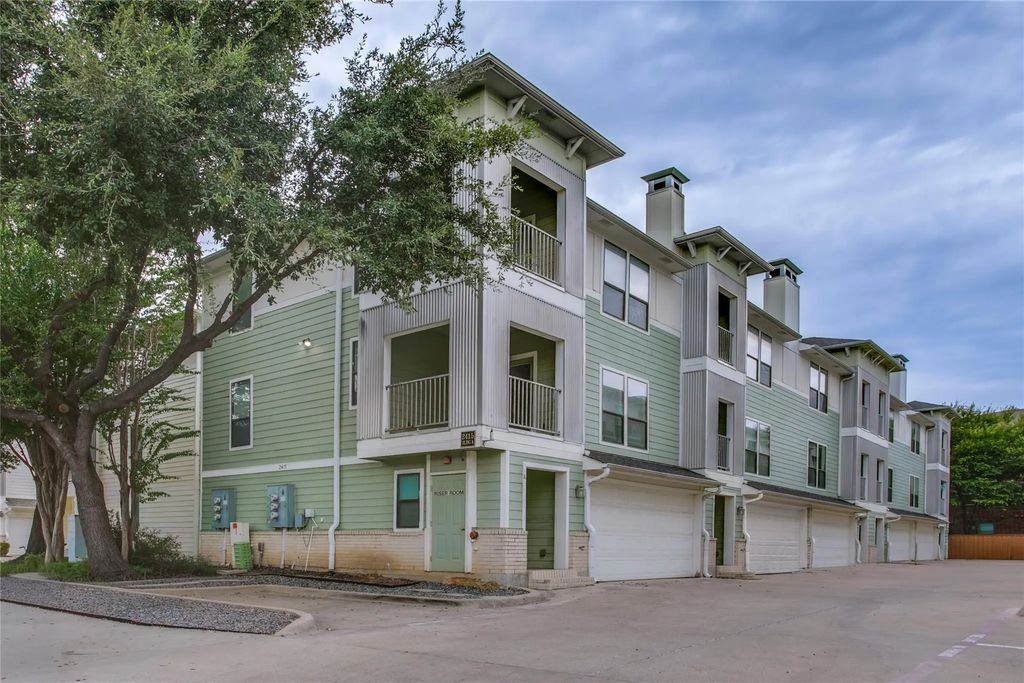 2415 Stutz Drive C, Dallas