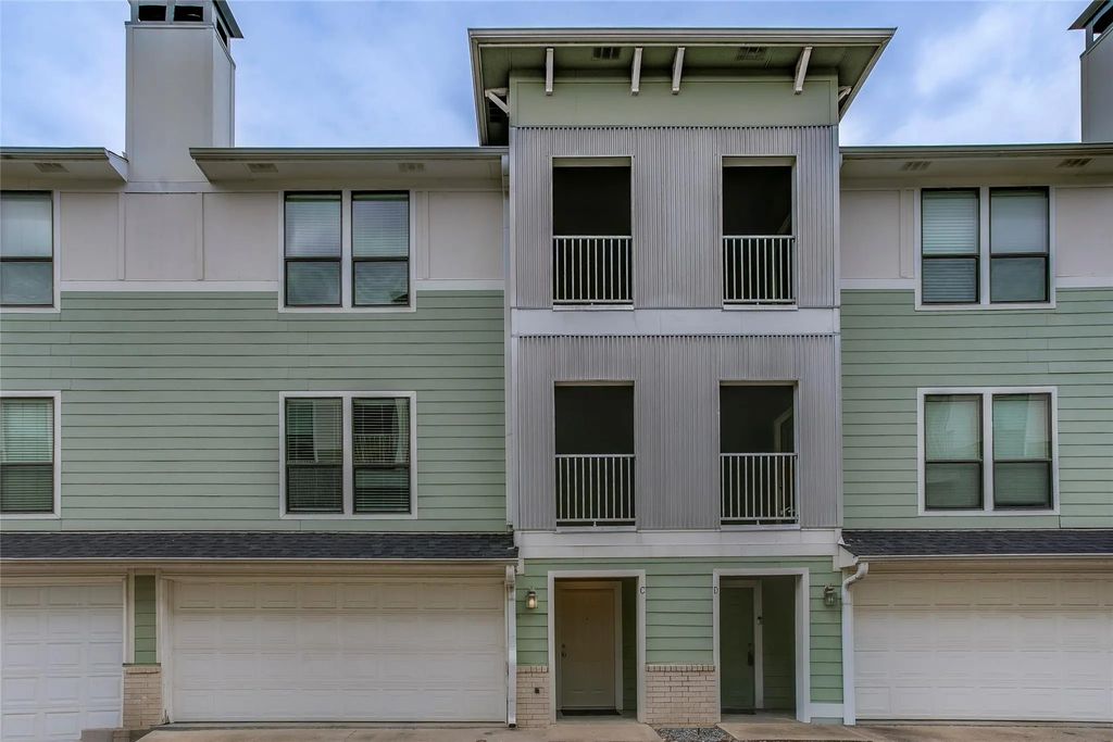 2415 Stutz Drive C, Dallas