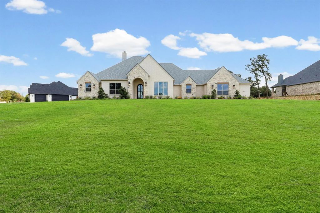 1656 Private Access 60200, Burleson