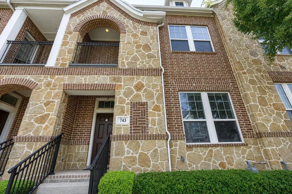 743 Matthew Place, Richardson