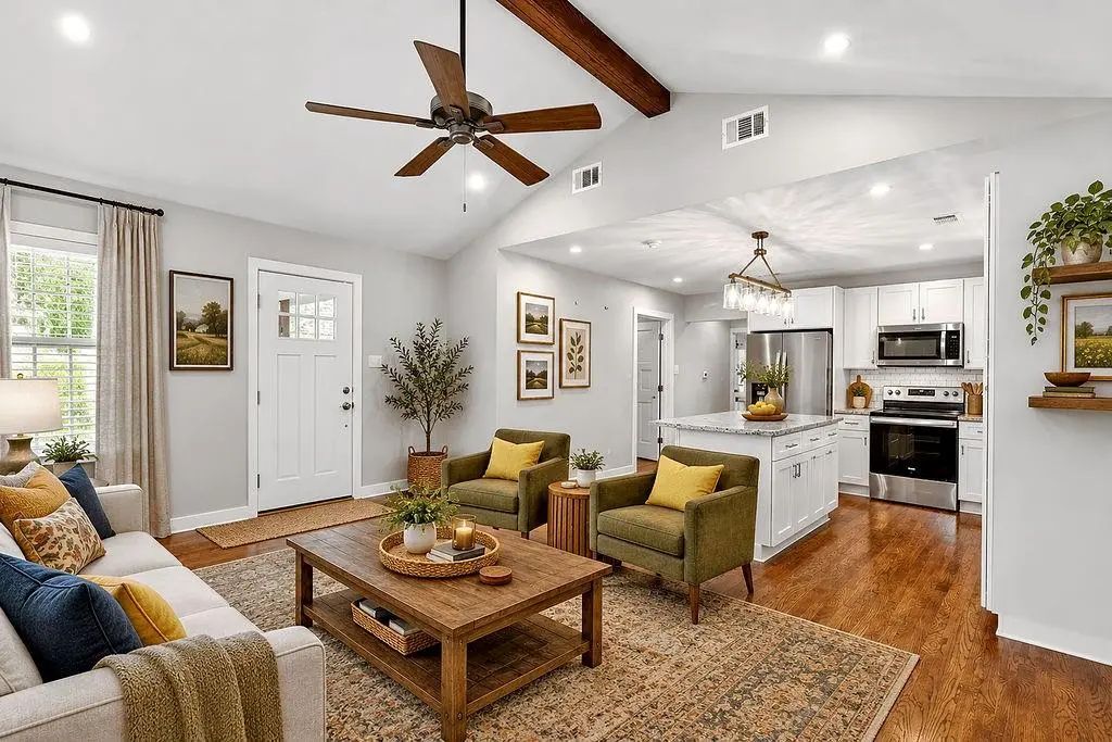 4909 White Oak Lane, River Oaks