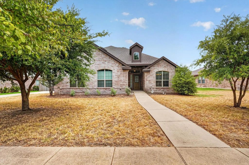 902 Mockingbird Lane, Glenn Heights