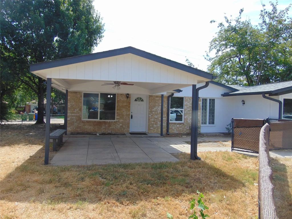 704 La Fonda Circle, Seagoville