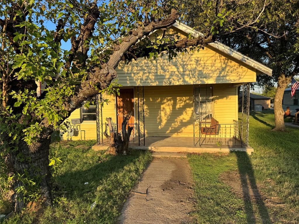 208 S Church Street, Elm Mott