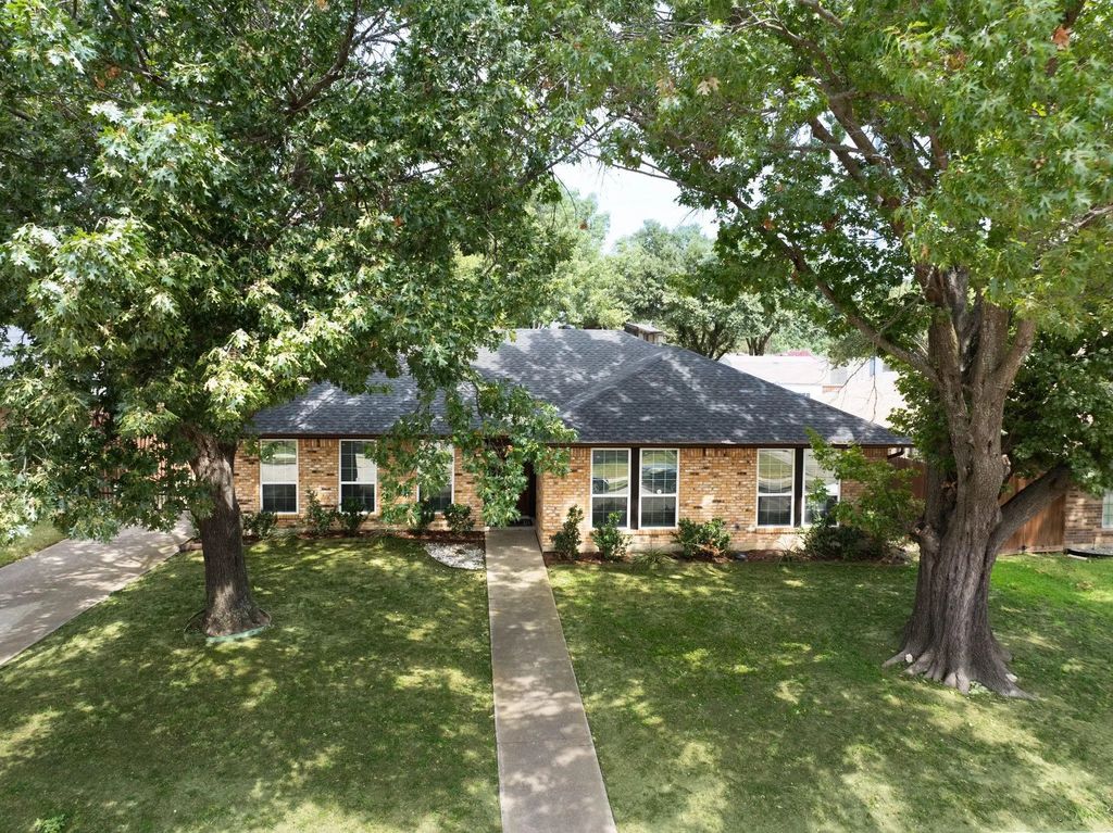 5505 Edgewater Circle, Rowlett