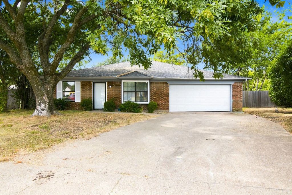 6400 Twin Spruce Court, Arlington