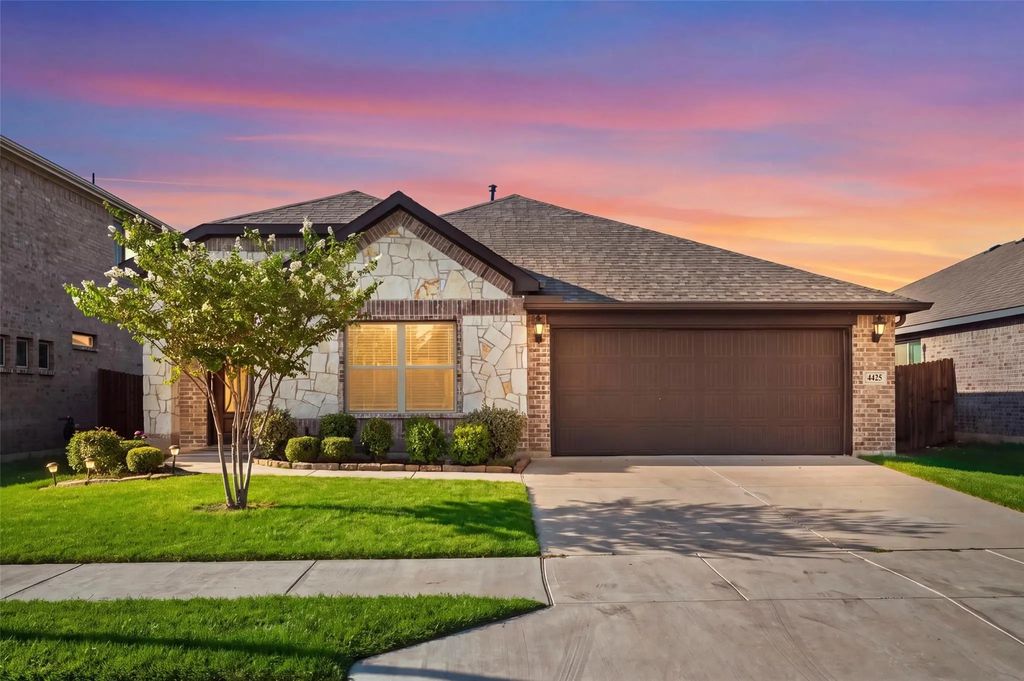 4425 Ridgehurst Lane, Fort Worth