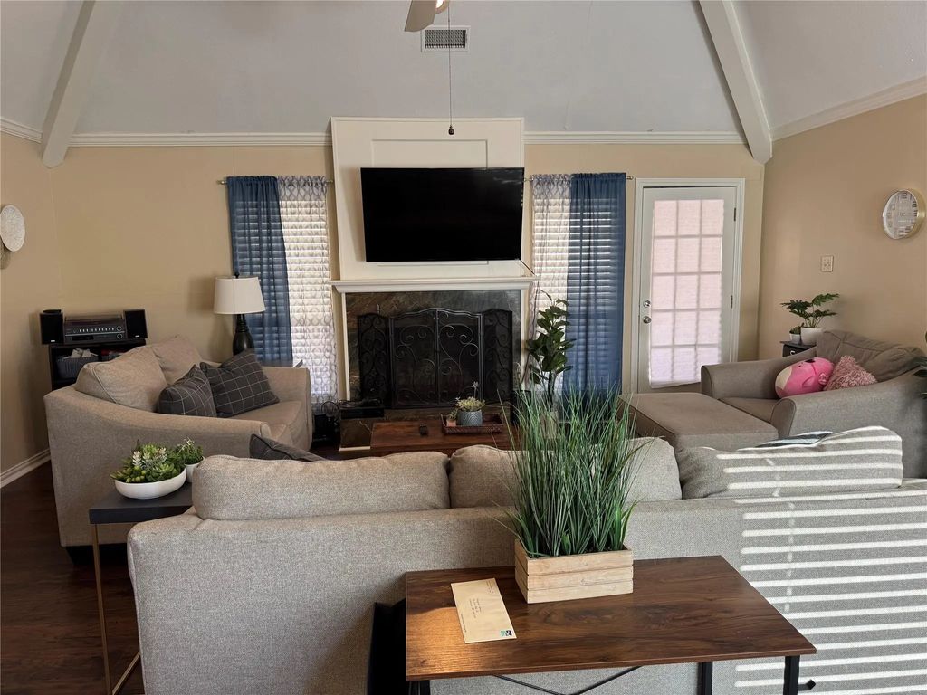 428 River Oaks Lane, Richardson