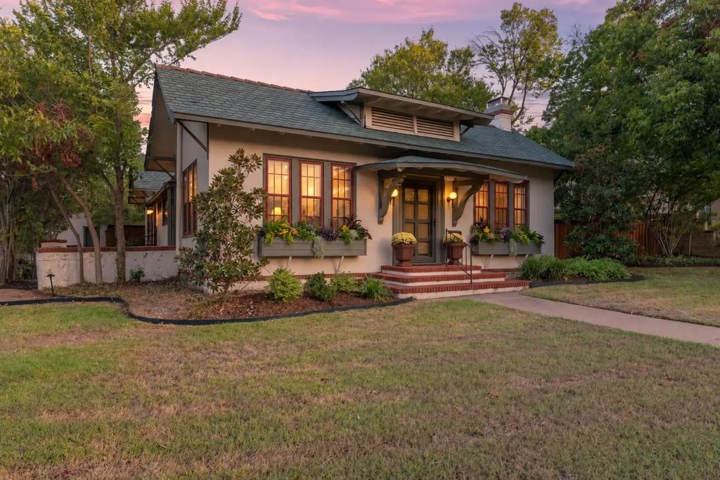 2700 Washington Avenue, Waco
