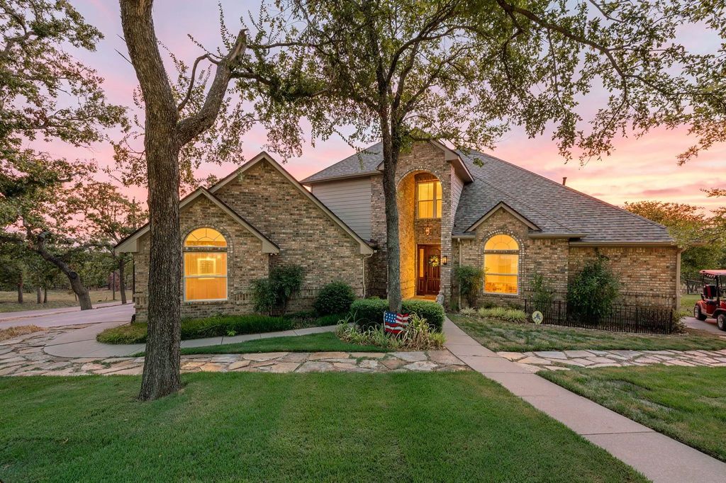 615 Runaway Bay Drive, Runaway Bay