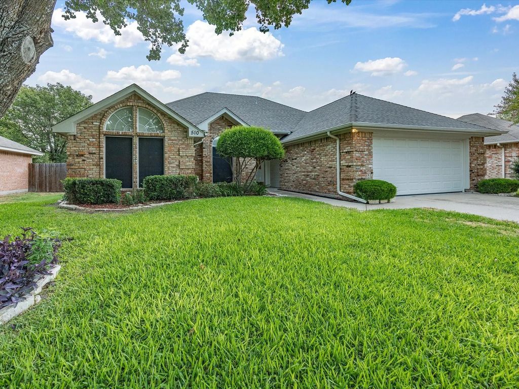 510 Hanover Drive, Waxahachie