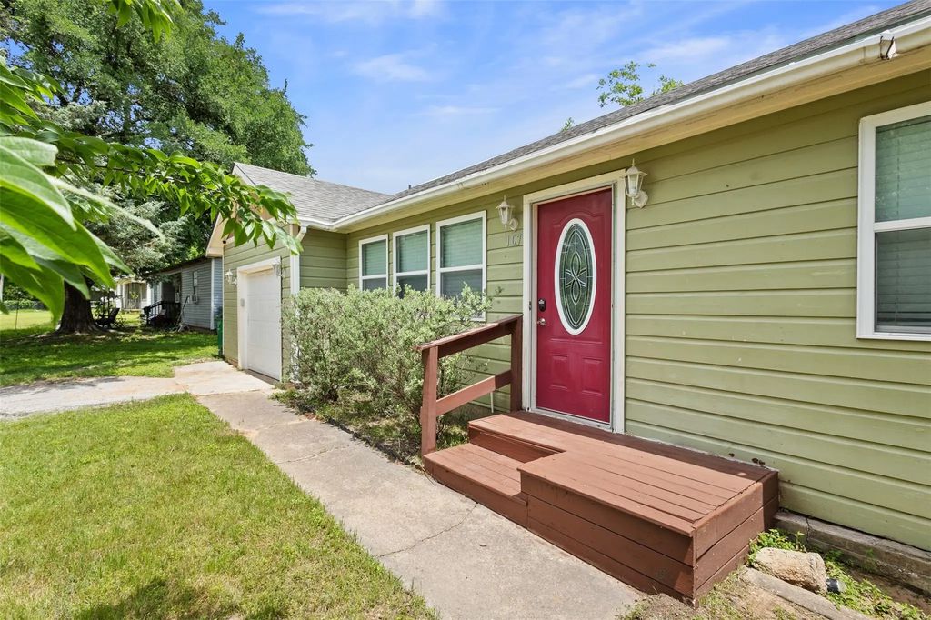 107 S Flower Lane, Chico
