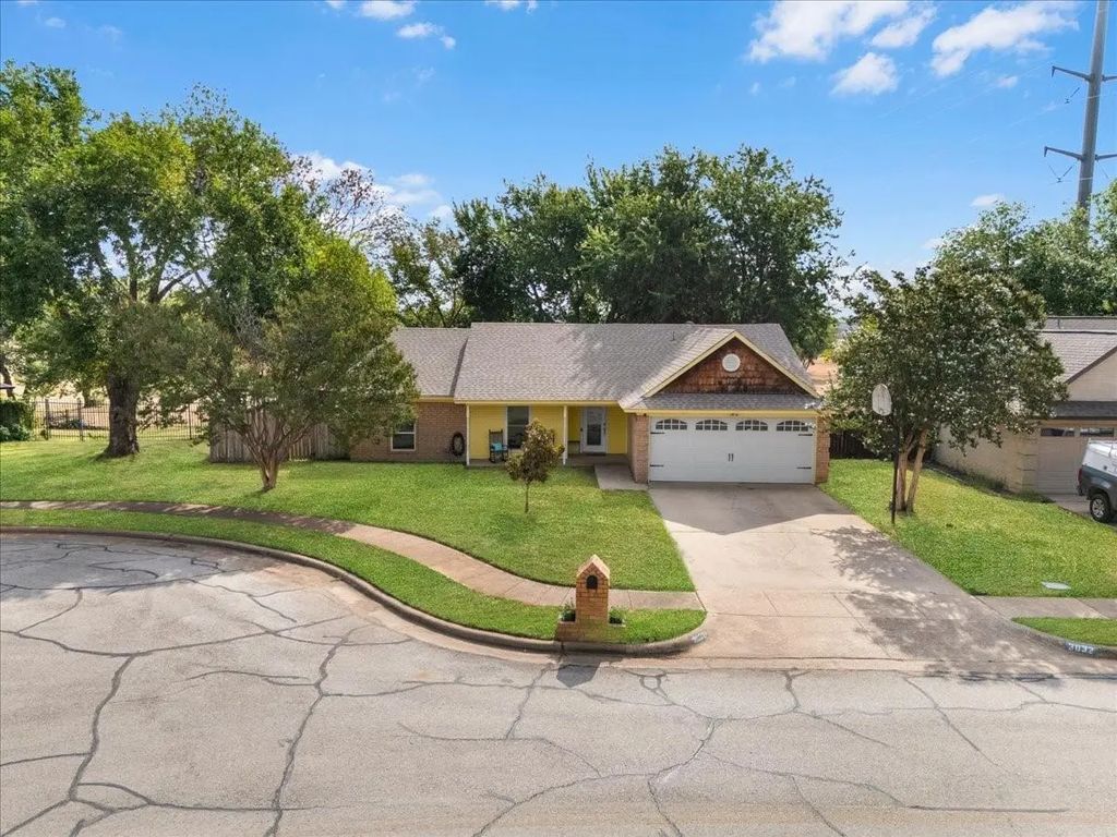 3032 Oak Valley Drive, Bedford