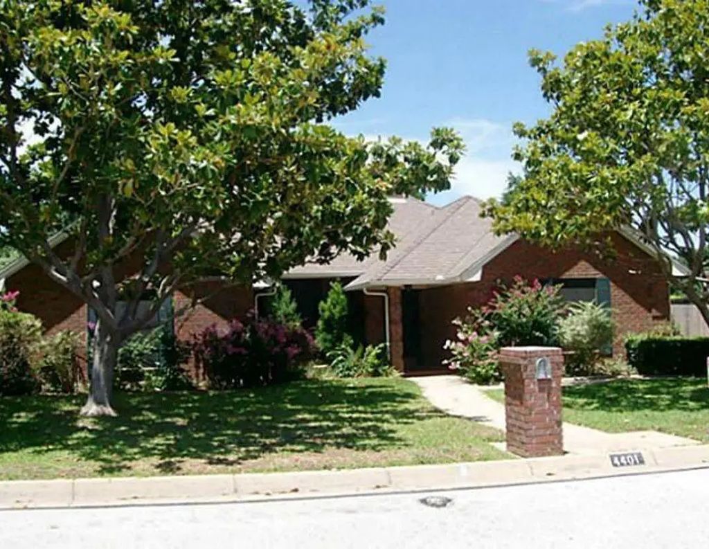 4401 Waycross Drive, Arlington