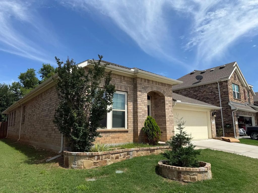 1909 Augustus Drive, Fort Worth