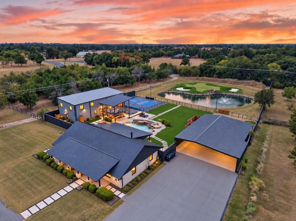 10790 County Road 2450, Terrell