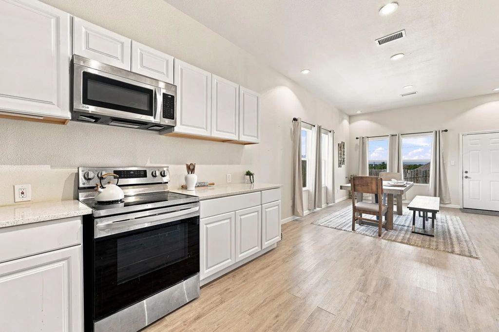 922 Pecos River Drive, Granbury