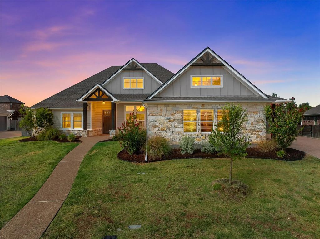 324 Stone Manor Drive, McGregor