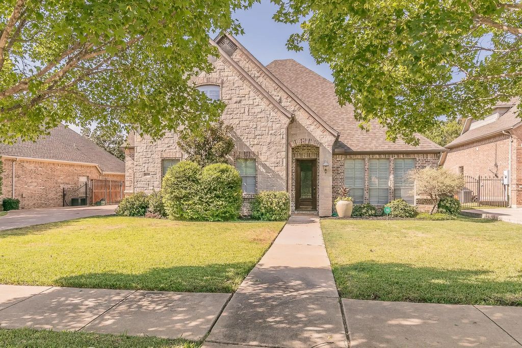 8649 Wishing Tree Lane, North Richland Hills