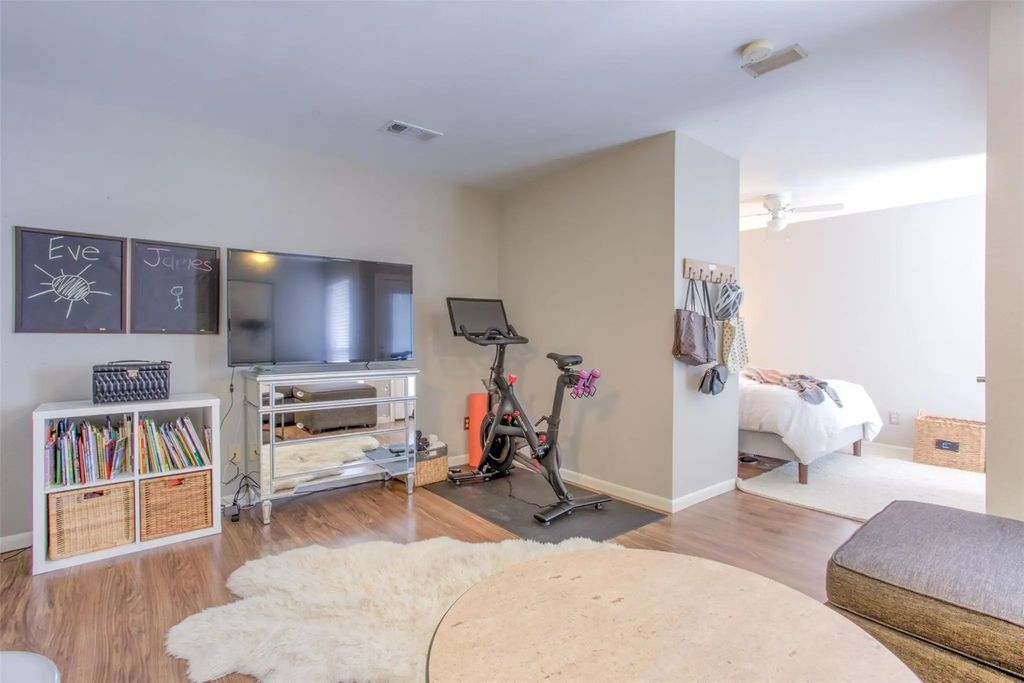 3129 Sondra Drive 302, Fort Worth