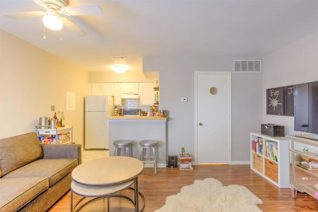 3129 Sondra Drive 302, Fort Worth