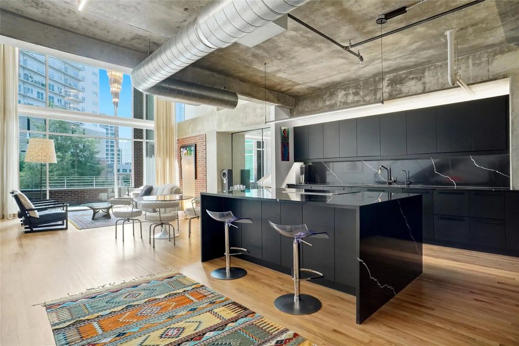 2011 Cedar Springs Road 104, Dallas