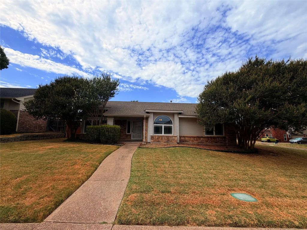 301 Hillside Court, Garland