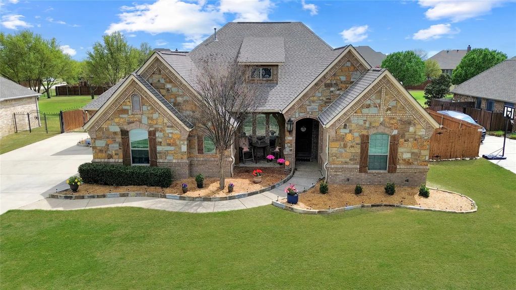 1173 Durango Springs Drive, Fort Worth