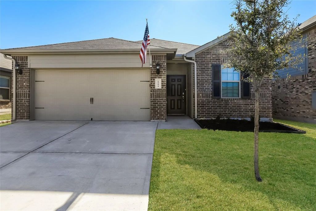 6008 Obsidian Creek Drive, Fort Worth