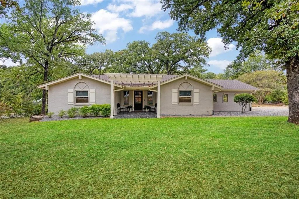 225 Karen Drive, Denison