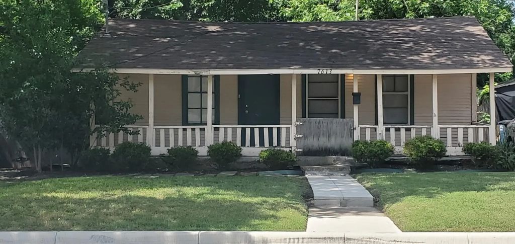 7613 Marys Creek Drive, Fort Worth