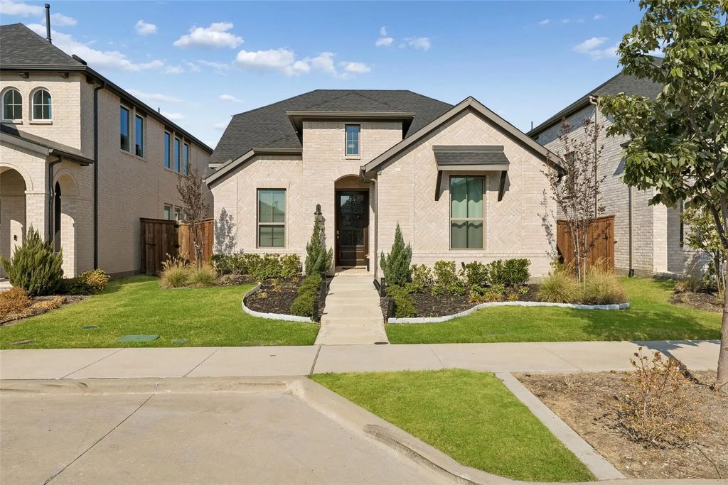 2813 Epping Way, Celina