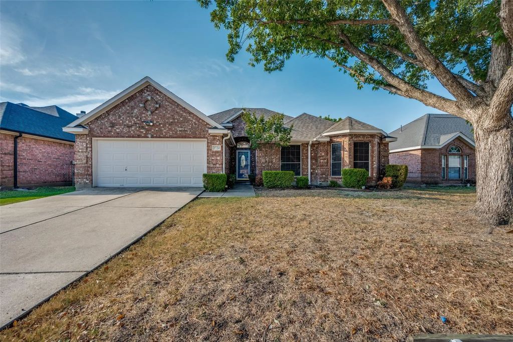 3724 Longstraw Drive, Fort Worth