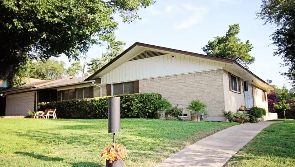4315 Woodstock Drive, Dallas