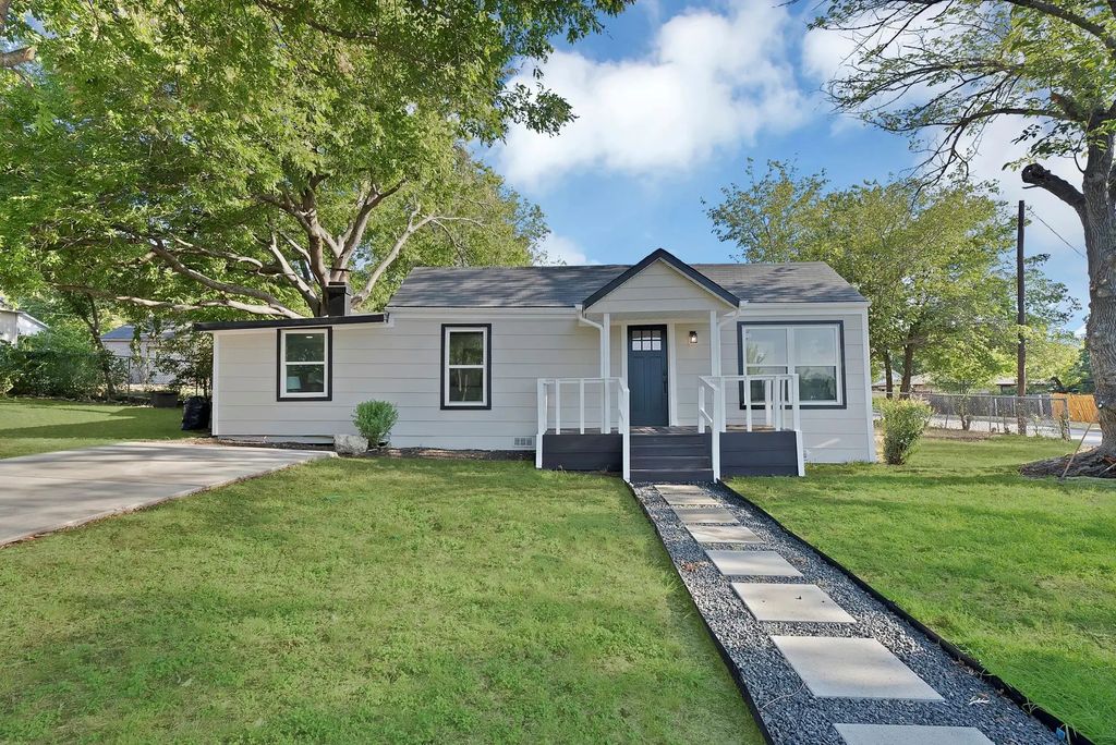 5500 Dartmouth Avenue, River Oaks