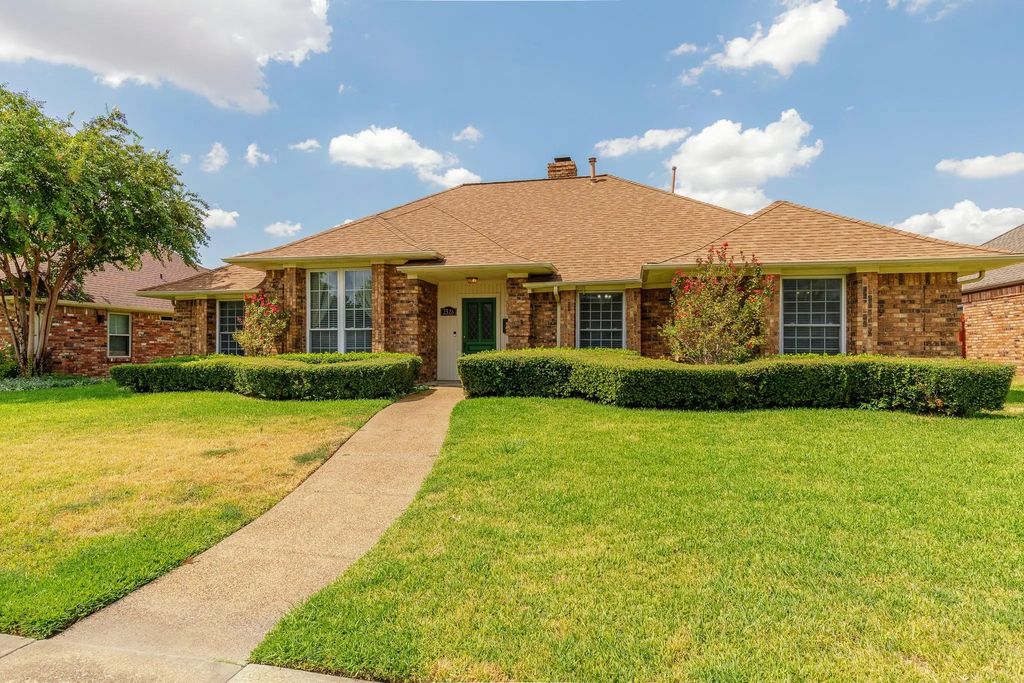 2526 Willowdale Drive, Carrollton