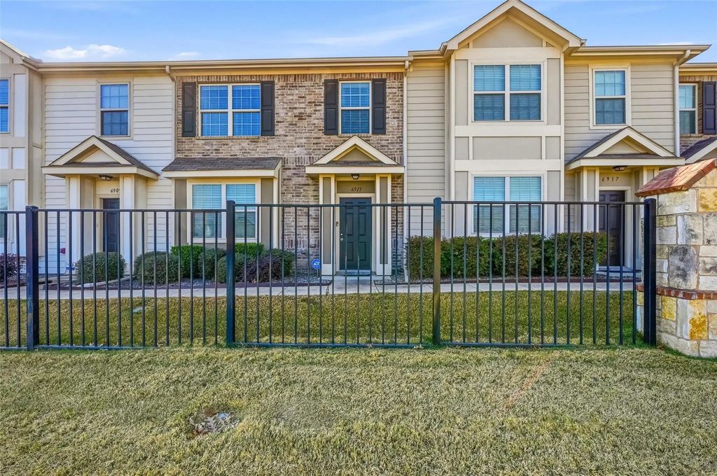 6913 Sandshell Boulevard, Fort Worth