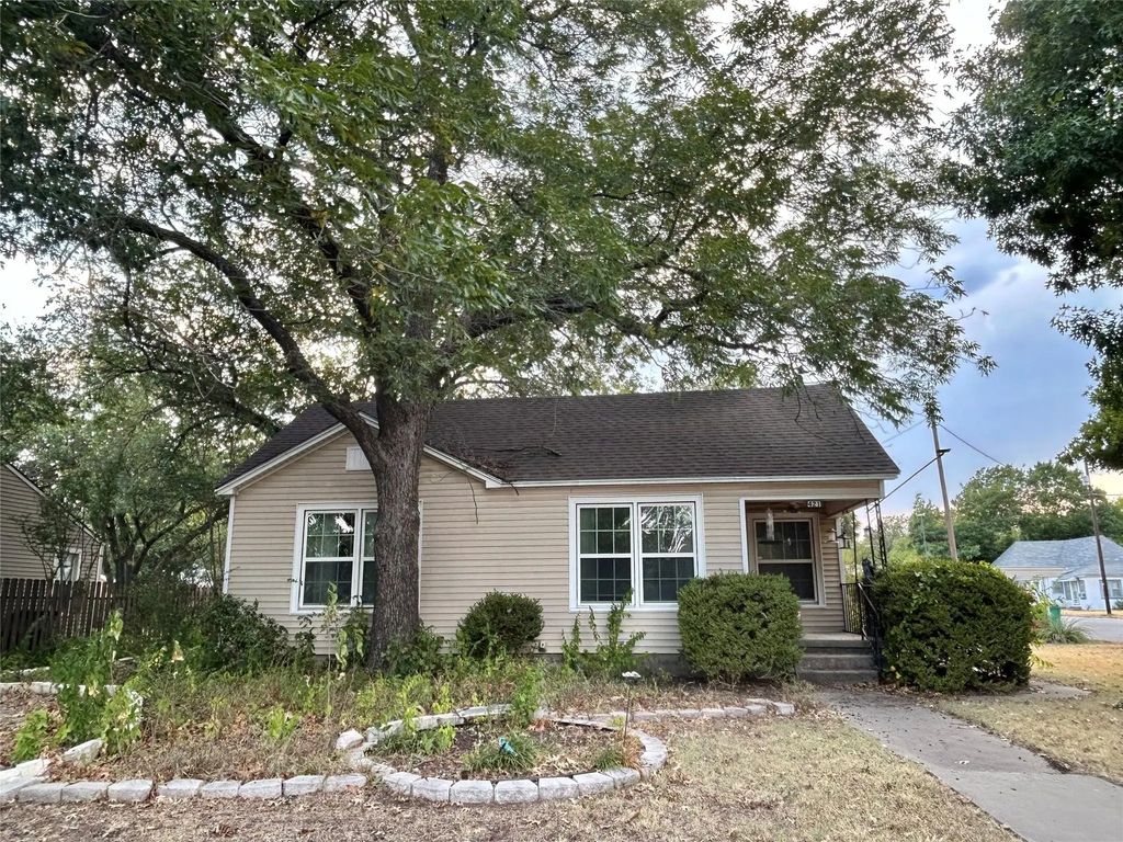 421 N Hickory Street, Muenster