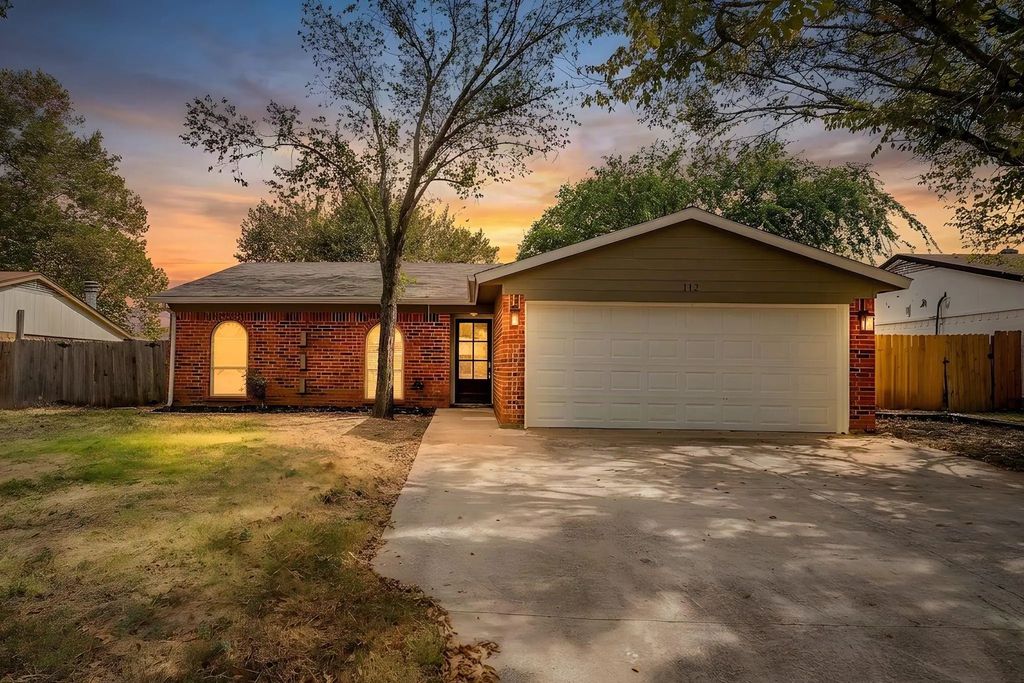 112 Lorie Street, Alvarado