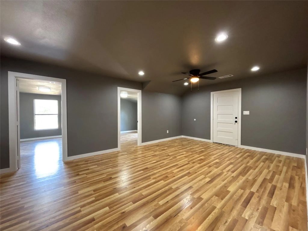 410 S Kaufman Street, Seagoville
