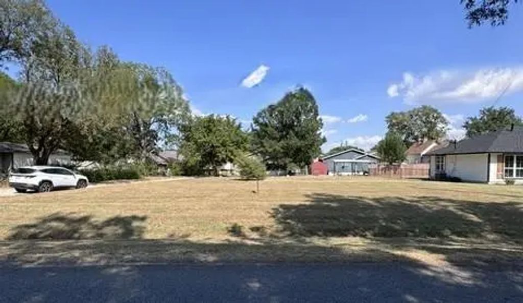 201 Grayson Street, Pottsboro