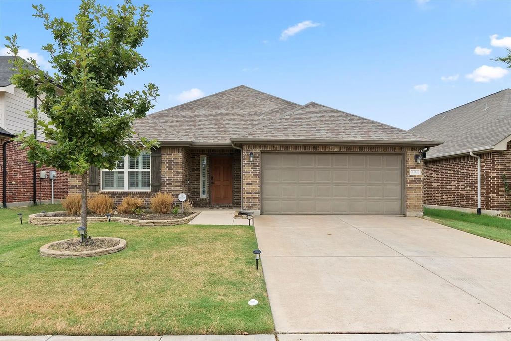 4741 Meadow Green Trail, Fort Worth