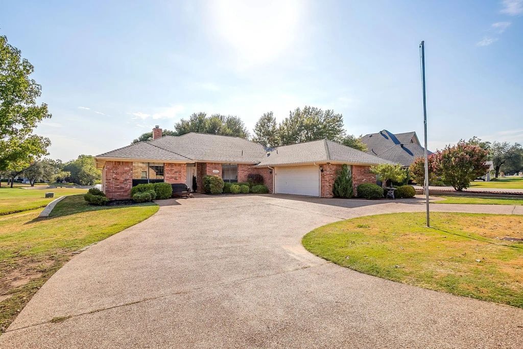 8810 Bellechase Road, Granbury