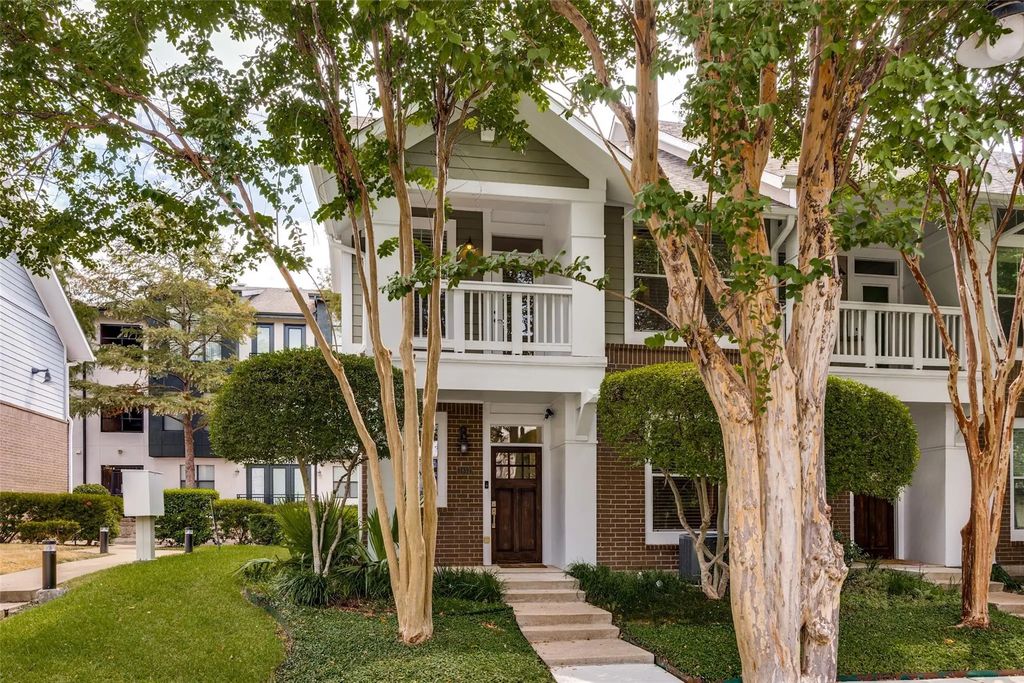 1852 Summit Avenue, Dallas