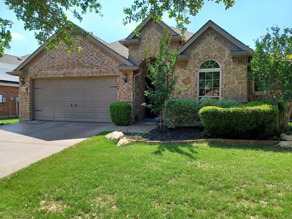 8133 Black Sumac Drive, Fort Worth
