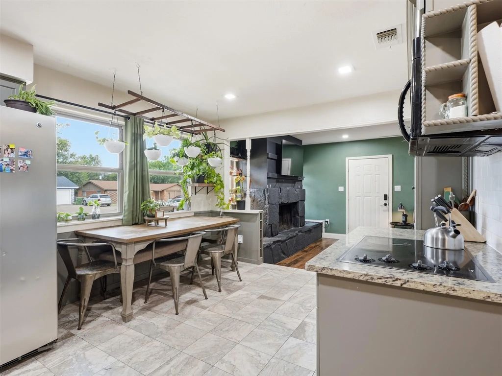 824 Crosby Avenue, White Settlement