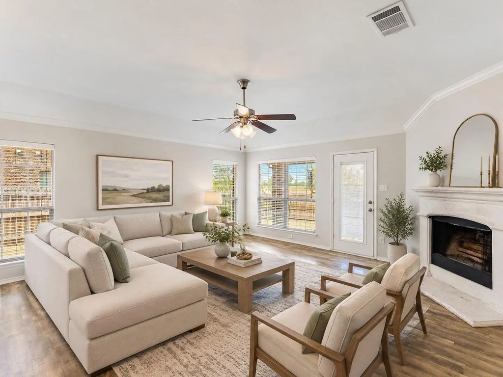 113 Holly Street, Waxahachie