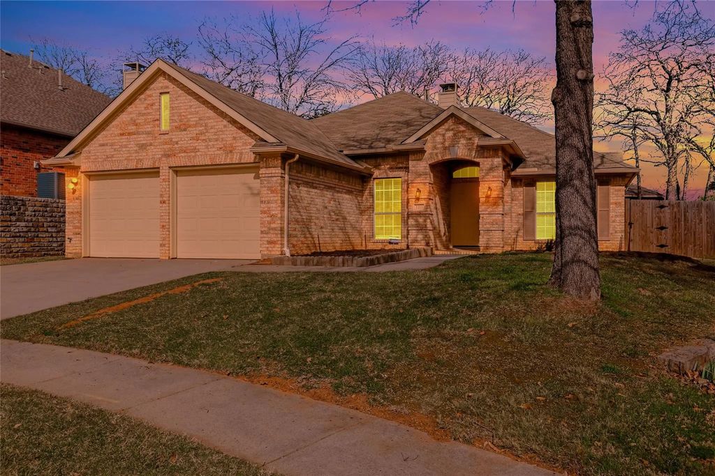 2211 Knob Hill Drive, Corinth
